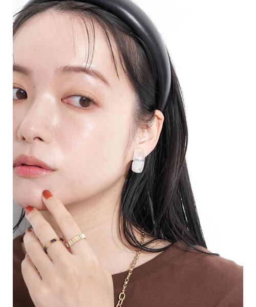 earth music&ecology(アースミュージックアンドエコロジー)の「グラデーションクリアイヤリング(イヤリング・レディース・アイボリー/オレンジ・FREE)」の7枚目の写真