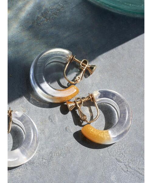 earth music&ecology(アースミュージックアンドエコロジー)の「グラデーションクリアイヤリング(イヤリング・レディース・アイボリー/オレンジ・FREE)」の11枚目の写真