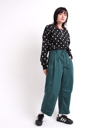 R3994 2タックパイピングパンツ