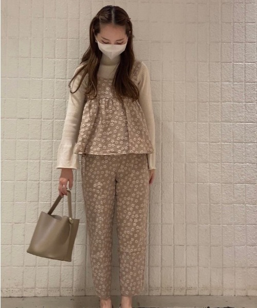 flower(フラワー)の「メニーブルームビスチェ(シャツ/ブラウス・レディース・ベージュ/ブラック・FREE)」の3枚目の写真