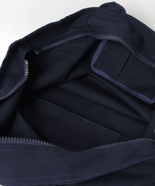 APPLEBUM(アップルバム)の「Logo Zip Totebag(トートバッグ・メンズ・ネイビー/ホワイト系その他・FREE)」の18枚目の写真