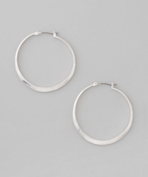 ANEMONE（アネモネ）の「マットメタルフープピアス（ピアス（両耳用）・レディース・シルバー/ゴールド・FREE）」の3枚目の写真