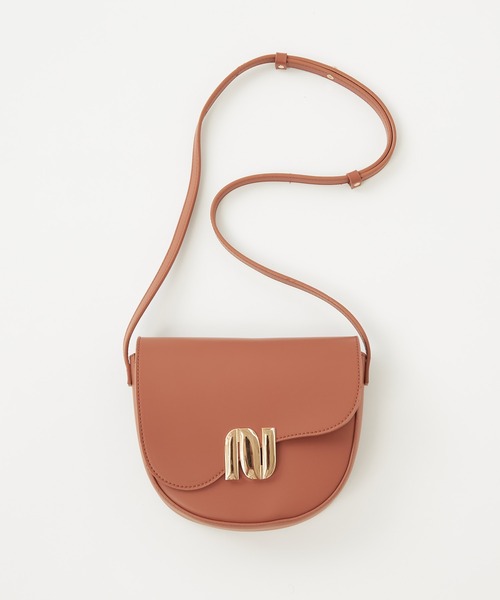 natural couture（ナチュラルクチュール）の「2022AWアイテム/オリジナル金具ハーフムーンバッグ（ショルダーバッグ・レディース・オレンジ/ブラック/ブラウン・FREE）」の9枚目の写真