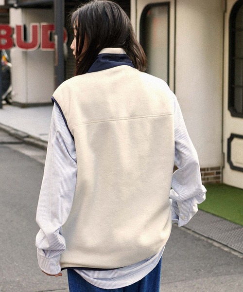 新品同様 23AW TORY BURCH フリース ボア ジップベスト 刺繍ロゴ retock's】ロゴ刺繍 スタンドボアフリースジップベスト MONO