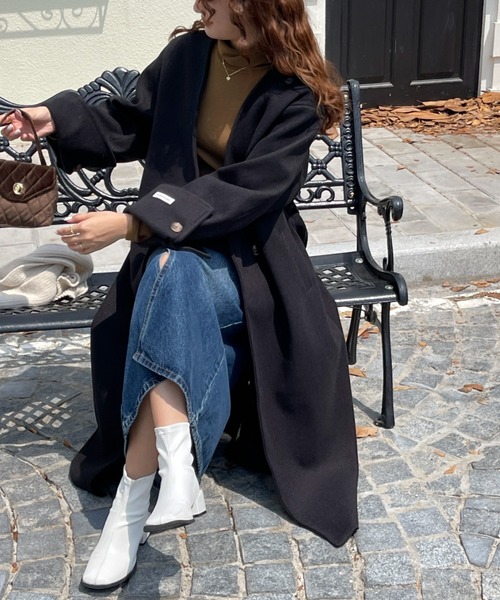 emi+(エミプラス)の「ベルト付き袖折り返し ノーカラーロングコート(ノーカラーコート・レディース・ベージュ/ブラック/チャコールグレー・M/L)」の6枚目の写真