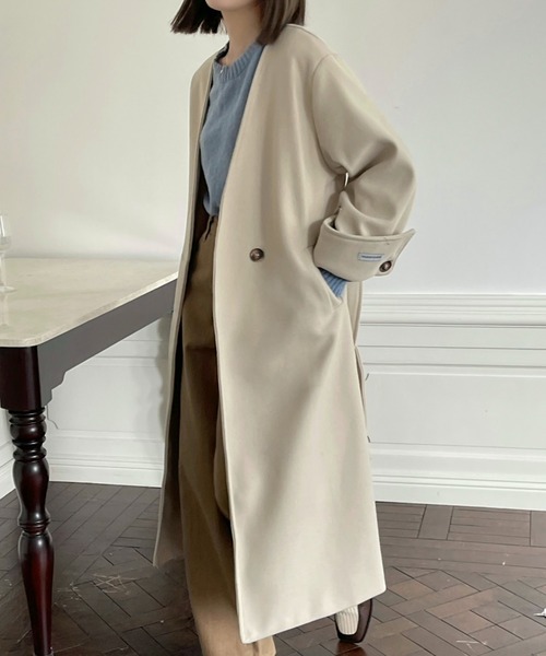 emi+(エミプラス)の「ベルト付き袖折り返し ノーカラーロングコート(ノーカラーコート・レディース・ベージュ/ブラック/チャコールグレー・M/L)」の19枚目の写真