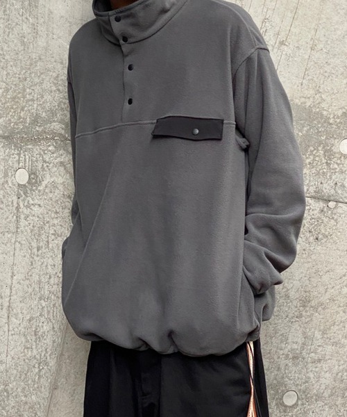 kutir（クティール）の「ビックシルエットスナッププルオーバーフリース（スウェット・メンズ・オフホワイト/ブラック/チャコールグレー・MEDIUM/LARGE）」の3枚目の写真