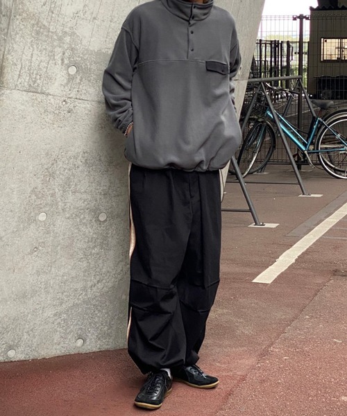 kutir（クティール）の「ビックシルエットスナッププルオーバーフリース（スウェット・メンズ・オフホワイト/ブラック/チャコールグレー・MEDIUM/LARGE）」の21枚目の写真