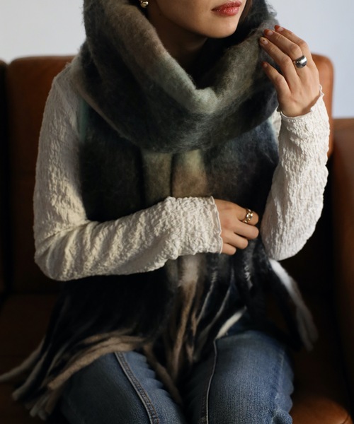 ap retro（アプレトロ）の「チェック柄ボリュームマフラー（ストール/ショール・レディース・ブラック/ピンク/イエロー/ブルー・FREE）」の7枚目の写真