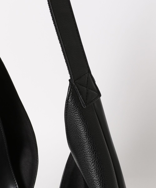 LAKOLE(ラコレ)の「トライアングルベルトトートバッグ / 182153(トートバッグ・メンズ・ブラック/グレイッシュベージュ/チャコールグレー・FREE)」の14枚目の写真