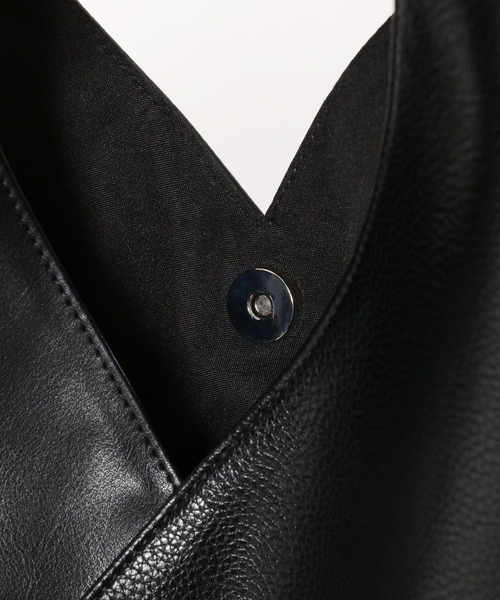 LAKOLE(ラコレ)の「トライアングルベルトトートバッグ / 182153(トートバッグ・メンズ・ブラック/グレイッシュベージュ/チャコールグレー・FREE)」の16枚目の写真