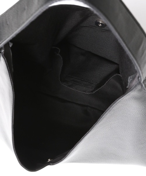 LAKOLE(ラコレ)の「トライアングルベルトトートバッグ / 182153(トートバッグ・メンズ・ブラック/グレイッシュベージュ/チャコールグレー・FREE)」の18枚目の写真