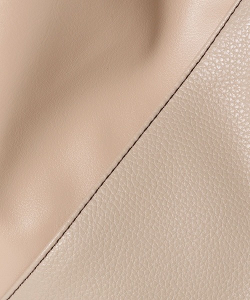 LAKOLE(ラコレ)の「トライアングルベルトトートバッグ / 182153(トートバッグ・メンズ・ブラック/グレイッシュベージュ/チャコールグレー・FREE)」の22枚目の写真