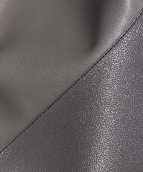 LAKOLE(ラコレ)の「トライアングルベルトトートバッグ / 182153(トートバッグ・メンズ・ブラック/グレイッシュベージュ/チャコールグレー・FREE)」の21枚目の写真