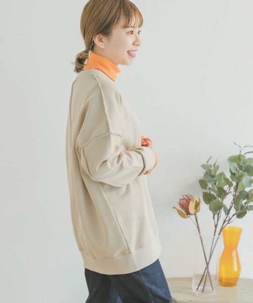 ITEMS URBANRESEARCH（アイテムズ アーバンリサーチ）の「ルーズスウェットプルオーバー（スウェット・レディース・グリーン/ブラック/ベージュ/グレー・FREE）」の16枚目の写真