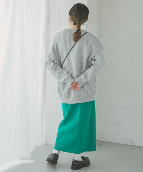 ITEMS URBANRESEARCH（アイテムズ アーバンリサーチ）の「ルーズスウェットプルオーバー（スウェット・レディース・グリーン/ブラック/ベージュ/グレー・FREE）」の9枚目の写真