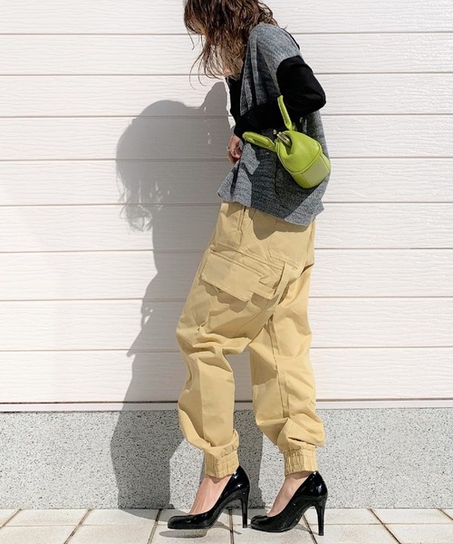 Q（キュー）の「カーゴジョガーパンツ（その他パンツ・レディース・ベージュ/カーキ・MEDIUM）」の18枚目の写真