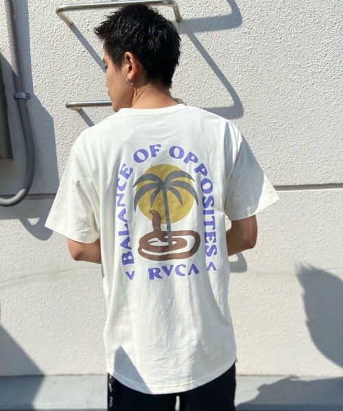 RVCA(ルーカ)の「RVCA/ルーカ バックプリントTシャツ アイランド柄/ヤシの木 くすみカラー/サーフT クルーネック半袖Tシャツ COBRA MIRAGE SS BD041-240(Tシャツ/カットソー・メンズ・ホワイト×ブルー/ブラック×ブラック/ブルー・M/L/XL)」の9枚目の写真