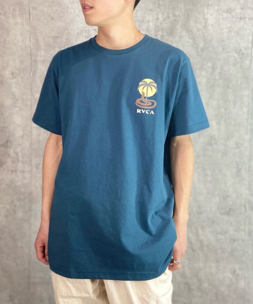 RVCA(ルーカ)の「RVCA/ルーカ バックプリントTシャツ アイランド柄/ヤシの木 くすみカラー/サーフT クルーネック半袖Tシャツ COBRA MIRAGE SS BD041-240(Tシャツ/カットソー・メンズ・ホワイト×ブルー/ブラック×ブラック/ブルー・M/L/XL)」の17枚目の写真