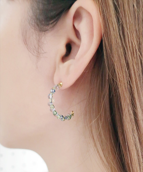 MATSUNO GLASS BEADS(マツノグラスビーズ)の「【MATSUNO GLASS BEADS/松野グラスビーズ】Crescent Pierce P111M(ピアス(両耳用)・レディース・レッド/ピンク/グリーン/ブルー/ブラウン/クリア/グレー/シルバー・FREE)」の4枚目の写真