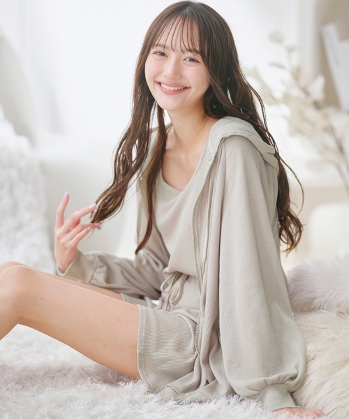 YU'NOW（ユナウ）の「【やわらか綿混ワッフル素材♪パーカー付きでロングシーズン活躍！】ワッフルルームウェア３点セット（ルームウェア/パジャマ・レディース・チャコールグレー/ベージュ/ブラウン/ブラック/ベージュ系その他/グレー系その他・L/LL/M/S）」の12枚目の写真