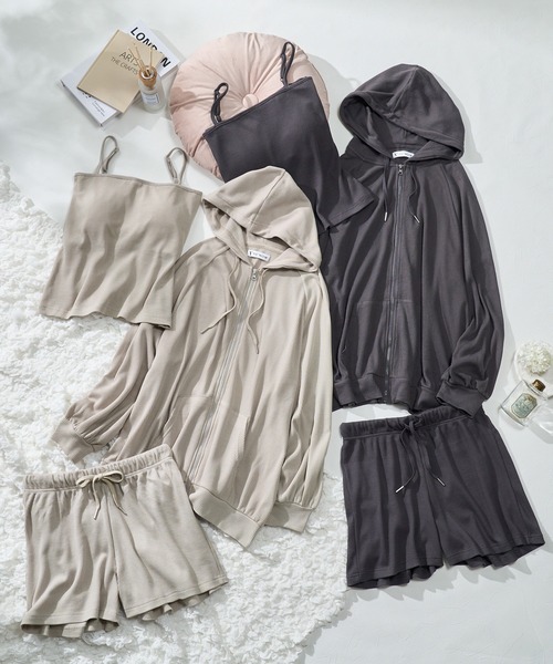 YU'NOW（ユナウ）の「【やわらか綿混ワッフル素材♪パーカー付きでロングシーズン活躍！】ワッフルルームウェア３点セット（ルームウェア/パジャマ・レディース・チャコールグレー/ベージュ/ブラウン/ブラック/ベージュ系その他/グレー系その他・L/LL/M/S）」の16枚目の写真