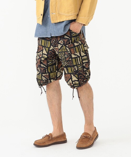BEAMS PLUS(ビームスプラス)の「BEAMS PLUS / ナイロン リップストップ バティックプリント 6ポケット ビーチショーツ(その他パンツ・メンズ・ネイビー/ブラウン・M/S/L/XL)」の5枚目の写真