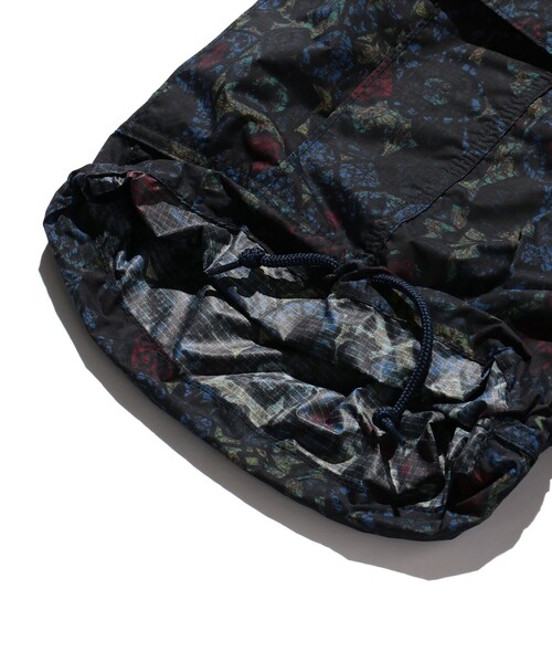 BEAMS PLUS(ビームスプラス)の「BEAMS PLUS / ナイロン リップストップ バティックプリント 6ポケット ビーチショーツ(その他パンツ・メンズ・ネイビー/ブラウン・M/S/L/XL)」の19枚目の写真