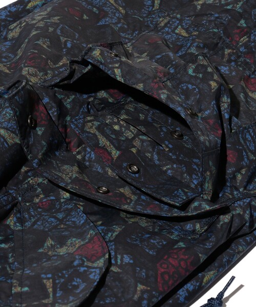 BEAMS PLUS(ビームスプラス)の「BEAMS PLUS / ナイロン リップストップ バティックプリント 6ポケット ビーチショーツ(その他パンツ・メンズ・ネイビー/ブラウン・M/S/L/XL)」の21枚目の写真