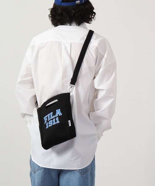 FILA（フィラ）の「FILA カレッジロゴ クリテショルダーバッグ（ショルダーバッグ・メンズ・オレンジ/ブルー/ブラック/グリーン・FREE）」の3枚目の写真