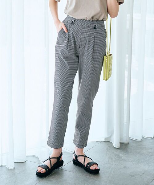 grove（グローブ）の「◆ぐんぐん伸びて着心地らくちん！ひんやりタッチテーパードパンツ（その他パンツ・レディース・ブルー/カーキ/ベージュ/ブラック/ブラック系1・02/03/04/05/01）」の3枚目の写真