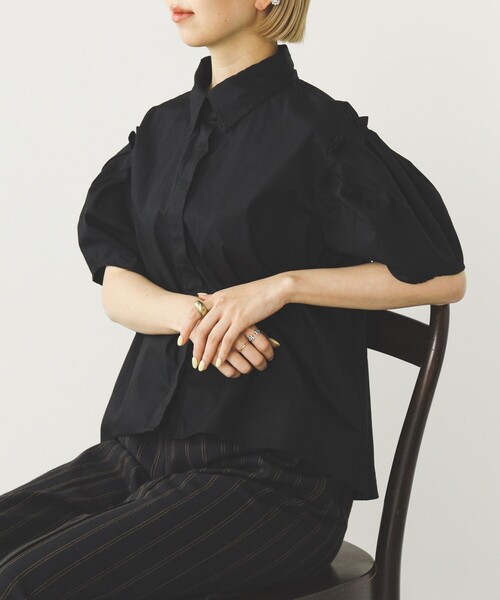 BEAMS HEART（ビームスハート）の「肩タック ショートスリーブシャツ（シャツ/ブラウス・レディース・オフホワイト/ブラック/ベージュ・FREE）」の4枚目の写真