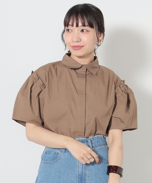 BEAMS HEART（ビームスハート）の「肩タック ショートスリーブシャツ（シャツ/ブラウス・レディース・オフホワイト/ブラック/ベージュ・FREE）」の11枚目の写真