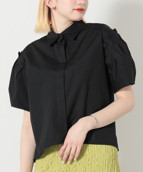 BEAMS HEART（ビームスハート）の「肩タック ショートスリーブシャツ（シャツ/ブラウス・レディース・オフホワイト/ブラック/ベージュ・FREE）」の3枚目の写真