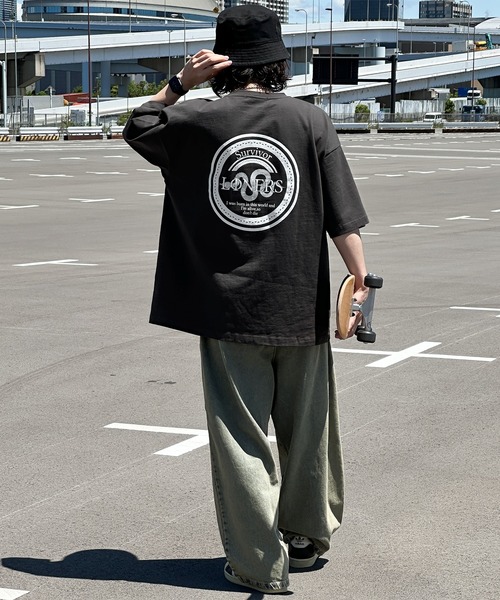 kutir(クティール)の「オーバーサイズサークルロゴTシャツ(Tシャツ/カットソー・メンズ・ブラック/オフホワイト・MEDIUM/LARGE)」の14枚目の写真