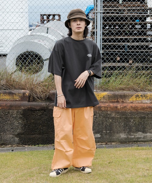 kutir(クティール)の「オーバーサイズサークルロゴTシャツ(Tシャツ/カットソー・メンズ・ブラック/オフホワイト・MEDIUM/LARGE)」の15枚目の写真