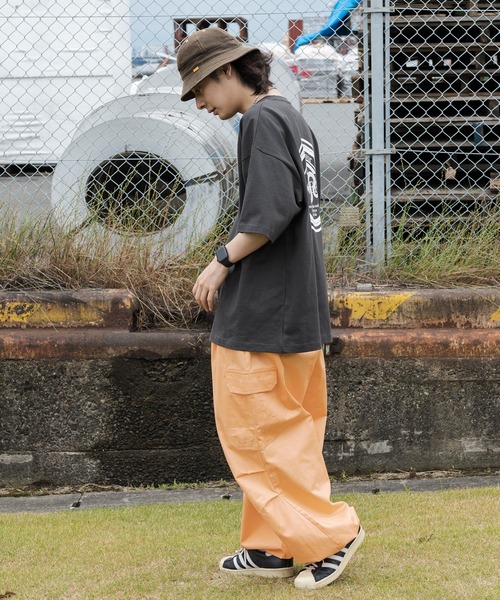 kutir(クティール)の「オーバーサイズサークルロゴTシャツ(Tシャツ/カットソー・メンズ・ブラック/オフホワイト・MEDIUM/LARGE)」の17枚目の写真