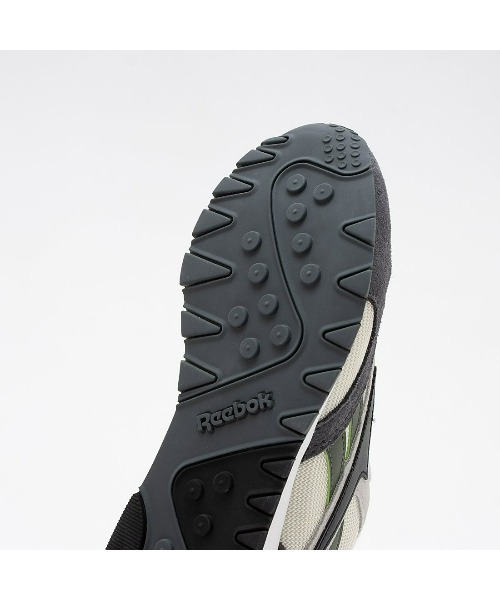 Reebok(リーボック)の「クラシック ナイロン プラス / CL NYLON PLUS(スニーカー・メンズ・グレー/ブラック・24.5cm/27.5cm/26.0cm/28.0cm/23.5cm/23.0cm/30.0cm/27.0cm/25.0cm/24.0cm/26.5cm/25.5cm/28.5cm/29.0cm)」の7枚目の写真