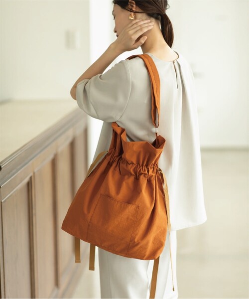 OPAQUE.CLIP（オペークドットクリップ）の「◆【軽量／A4収納可能】ドローストリングワンショルダー（ショルダーバッグ・レディース・グレー/ダークブラウン/ブラック/ライトベージュ/ブルー・00）」の20枚目の写真