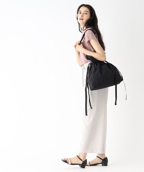 OPAQUE.CLIP（オペークドットクリップ）の「◆【軽量／A4収納可能】ドローストリングワンショルダー（ショルダーバッグ・レディース・グレー/ダークブラウン/ブラック/ライトベージュ/ブルー・00）」の21枚目の写真