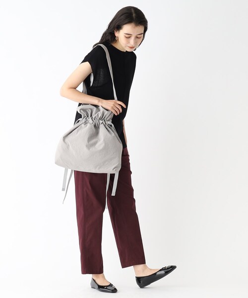OPAQUE.CLIP（オペークドットクリップ）の「◆【軽量／A4収納可能】ドローストリングワンショルダー（ショルダーバッグ・レディース・グレー/ダークブラウン/ブラック/ライトベージュ/ブルー・00）」の12枚目の写真