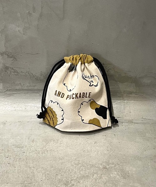 GLOBAL FORME CONCRETE（グローバルフォルムコンクリート）の「【AND PACKABLE】KINCHAKU POUCH　巾着ポーチ（ポーチ・レディース・ベージュ/グリーン/イエロー系その他/レッド/ベージュ系その他/ナチュラル/ターコイズブルー/ブルー/イエロー/ライトグリーン/ブラック/ホワイト×レッド/ブラウン系その他/モカ/モスグリーン/ネイビー/レッド系その他/インディゴブルー/その他1/その他2/マスタード/ホワイト系その他/ホワイト×イエロー/ダークネイビー/ブルー系その他/ライトブルー/レッド系その他2/イエロー系その他2/ターメリック/グレイッシュブルー/ホワイト系その他2/イエロー系その他3/レッド系その他3/ブラック系その他/グリーン系その他/ホワイト×ブラック・FREE）」の13枚目の写真