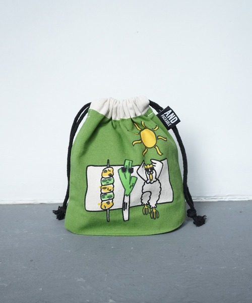 GLOBAL FORME CONCRETE（グローバルフォルムコンクリート）の「【AND PACKABLE】KINCHAKU POUCH　巾着ポーチ（ポーチ・レディース・ベージュ/グリーン/イエロー系その他/レッド/ベージュ系その他/ナチュラル/ターコイズブルー/ブルー/イエロー/ライトグリーン/ブラック/ホワイト×レッド/ブラウン系その他/モカ/モスグリーン/ネイビー/レッド系その他/インディゴブルー/その他1/その他2/マスタード/ホワイト系その他/ホワイト×イエロー/ダークネイビー/ブルー系その他/ライトブルー/レッド系その他2/イエロー系その他2/ターメリック/グレイッシュブルー/ホワイト系その他2/イエロー系その他3/レッド系その他3/ブラック系その他/グリーン系その他/ホワイト×ブラック・FREE）」の15枚目の写真