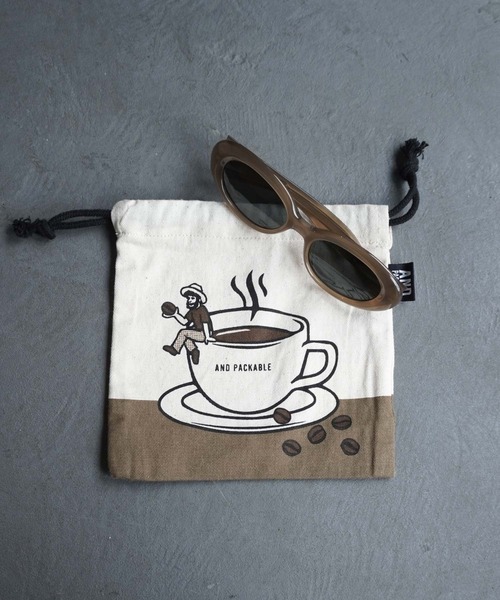 GLOBAL FORME CONCRETE（グローバルフォルムコンクリート）の「【AND PACKABLE】KINCHAKU POUCH　巾着ポーチ（ポーチ・レディース・ベージュ/グリーン/イエロー系その他/レッド/ベージュ系その他/ナチュラル/ターコイズブルー/ブルー/イエロー/ライトグリーン/ブラック/ホワイト×レッド/ブラウン系その他/モカ/モスグリーン/ネイビー/レッド系その他/インディゴブルー/その他1/その他2/マスタード/ホワイト系その他/ホワイト×イエロー/ダークネイビー/ブルー系その他/ライトブルー/レッド系その他2/イエロー系その他2/ターメリック/グレイッシュブルー/ホワイト系その他2/イエロー系その他3/レッド系その他3/ブラック系その他/グリーン系その他/ホワイト×ブラック・FREE）」の9枚目の写真