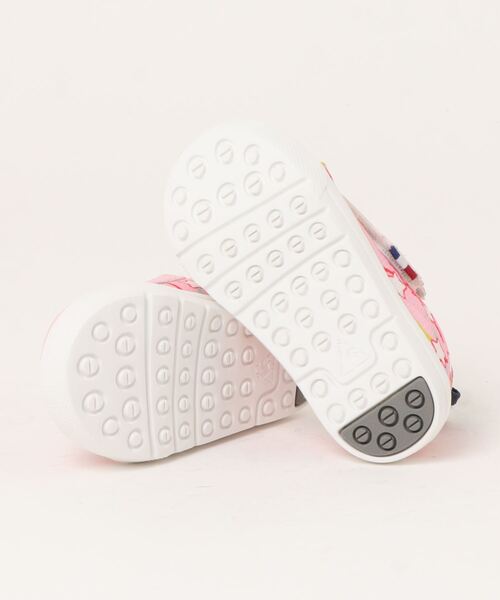 le coq sportif(ルコックスポルティフ)の「le coq sportif ルコックスポルティフ LA ROLAND 2 F ART【脱ぎ履き簡単】ベビーシューズ(ラローラン2Fアート)(スニーカー・キッズ・パープル/ピンク・13.5cm/16.0cm/15.5cm/14.0cm/15.0cm/14.5cm/13.0cm)」の4枚目の写真