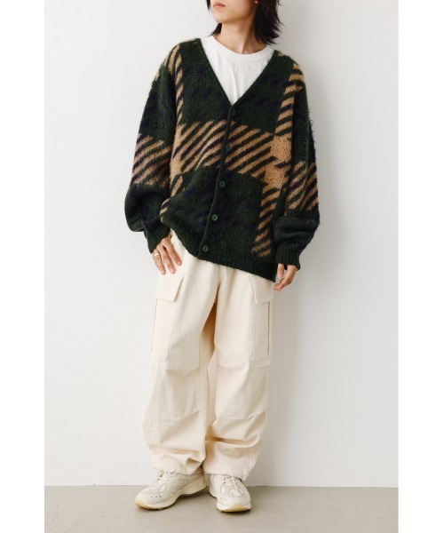 RODEO CROWNS WIDE BOWL（ロデオクラウンズワイドボウル）の「パターンシャギーニットカーディガン（カーディガン/ボレロ・レディース・ベージュ系その他/ターコイズブルー/グリーン系その他/グレー系その他/ホワイト系その他/ブラック系その他/パープル系その他・LARGE/MEDIUM）」の22枚目の写真