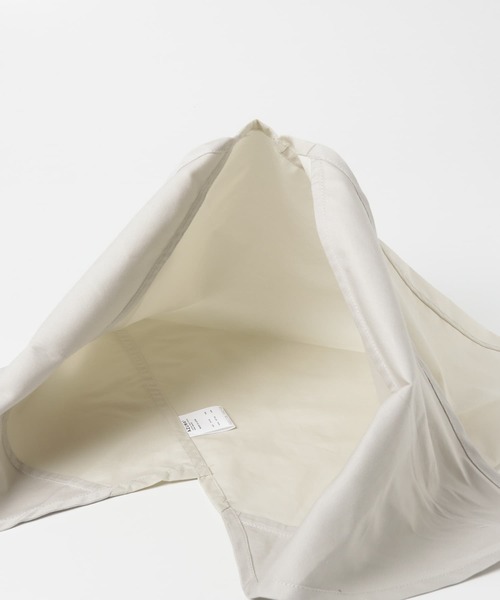 URBAN RESEARCH（アーバンリサーチ）の「AZUMA BAG　AZUMA PLAIN SMALL（ショルダーバッグ・メンズ・ブラック/アイボリー・-）」の7枚目の写真