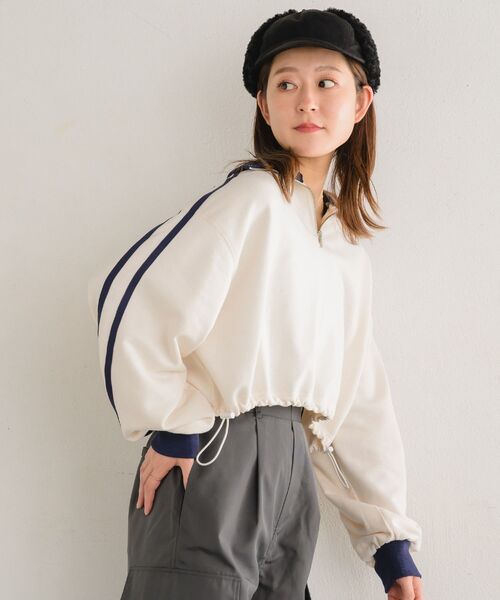 RETRO GIRL（レトロガール）の「ラインハーフZIPトレーナー（Tシャツ/カットソー・レディース・ナチュラル/ブルー/チャコールグレー・FREE）」の3枚目の写真