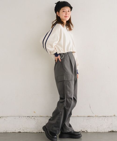 RETRO GIRL（レトロガール）の「ラインハーフZIPトレーナー（Tシャツ/カットソー・レディース・ナチュラル/ブルー/チャコールグレー・FREE）」の5枚目の写真