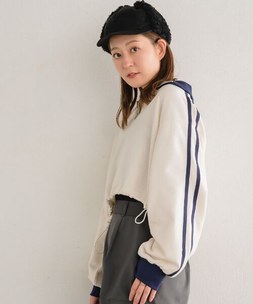 RETRO GIRL（レトロガール）の「ラインハーフZIPトレーナー（Tシャツ/カットソー・レディース・ナチュラル/ブルー/チャコールグレー・FREE）」の9枚目の写真
